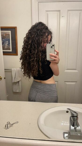 curlykinkycutie