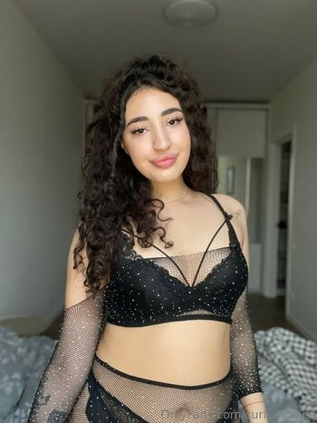 curlymonica