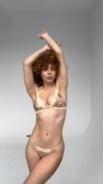 curlywiktoria