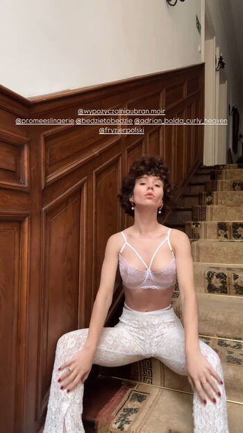 curlywiktoria