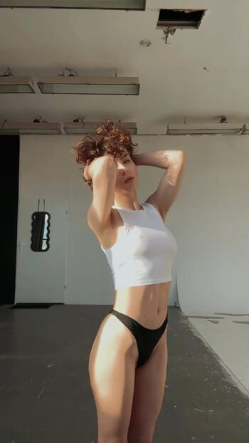 curlywiktoria