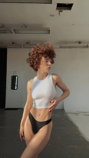 curlywiktoria