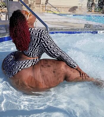 Curvy Curly Chrisy