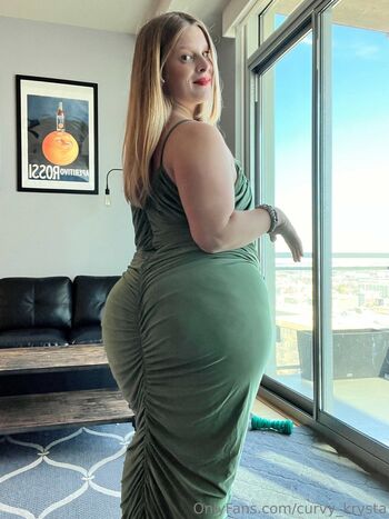 Curvy_Krysta