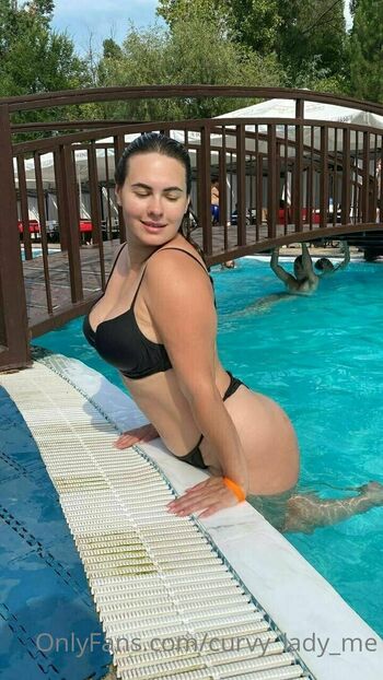 curvy_lady_me