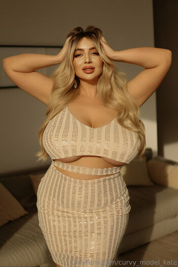 curvy_model_kate