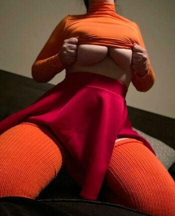 Curvy Nerd Penny