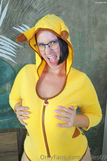 Curvyjules