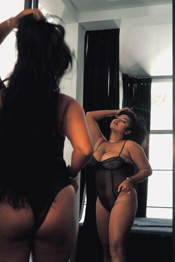 curvymoanaaa
