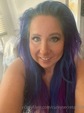 curvysecretary69