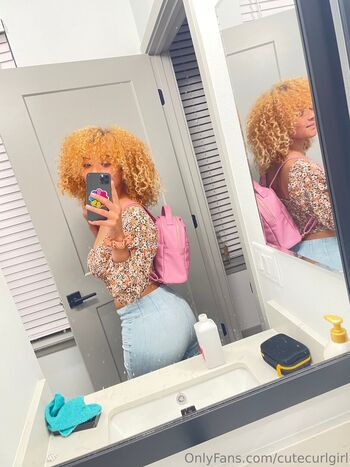 cutecurlgirl
