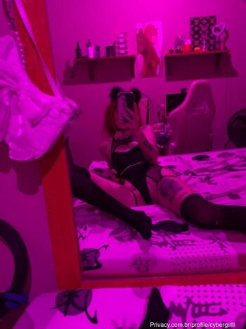 Cybergirlll