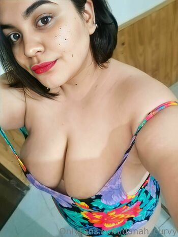 danah_curvy