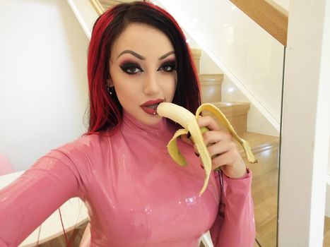 Dani Divine