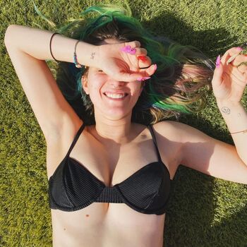 Dani Thorne