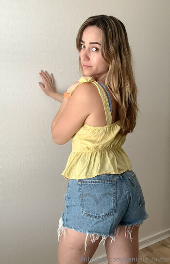 danielle_raven