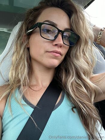 danielle_raven