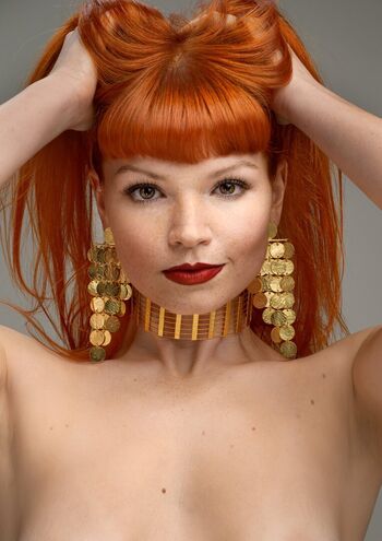 Darcie_Louise_Model