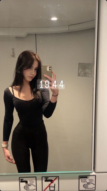 Davina.44