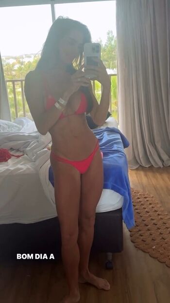 Deborah Secco