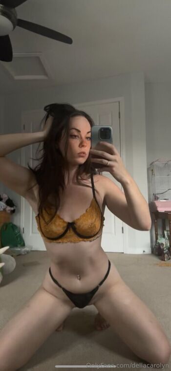 dellacarolyn