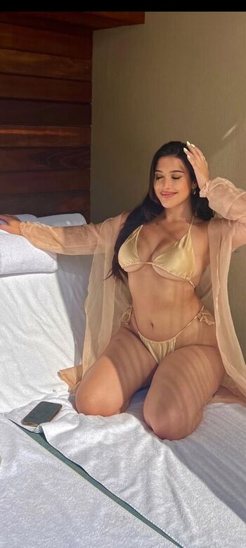 Dellara Legalbaddie