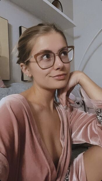 Demi Burnett