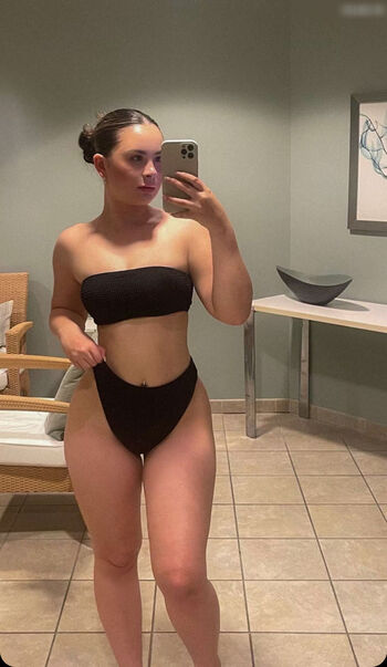 Desirae Elizabeth