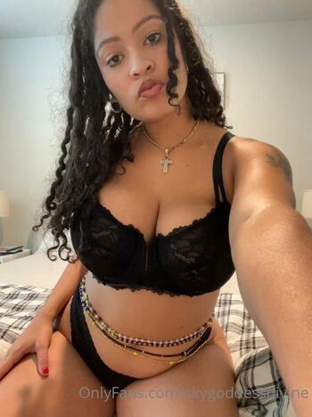 Devyn Divine