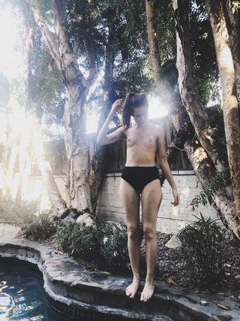 Dodie Clark