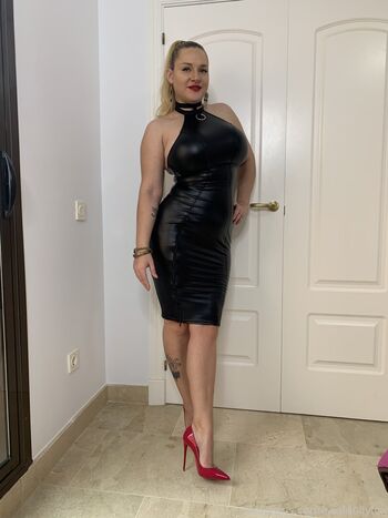 dollyfoxvip