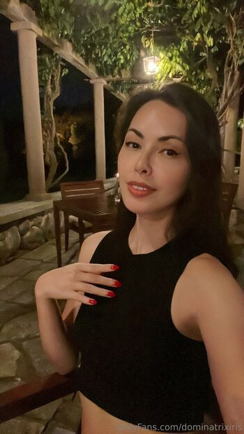 dominatrixiris