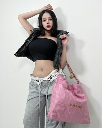 e__luda_glamorous