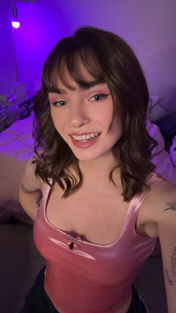 egirlMo