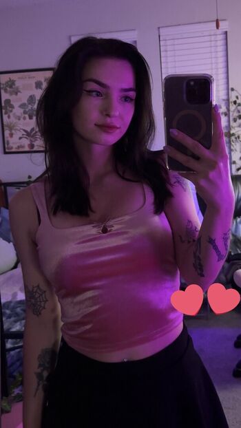 egirlMo