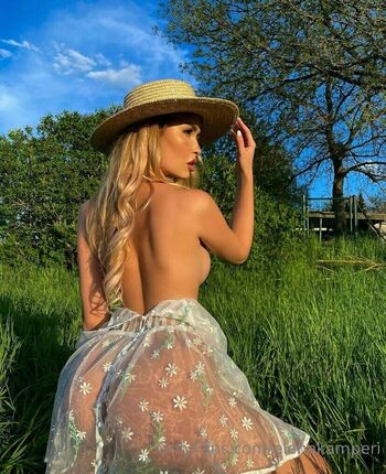 Elena Kamperi