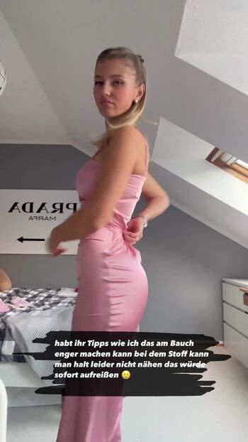 Elena Zoe