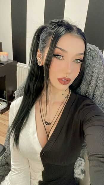 EleshaAliceThorn