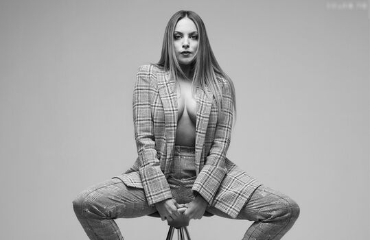 Elizabeth Gillies