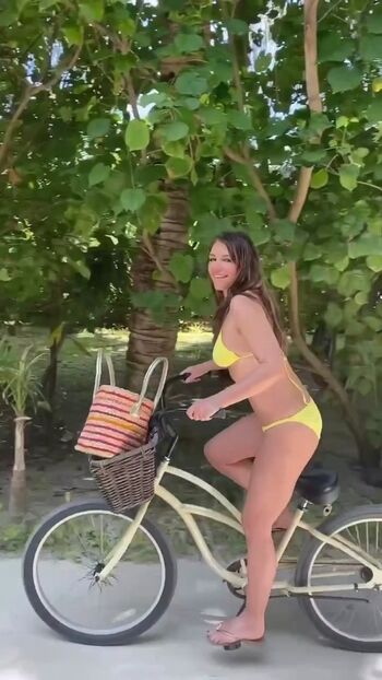 Elizabeth Hurley