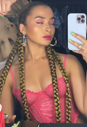 Ella Eyre