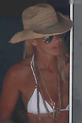 Elle MacPherson