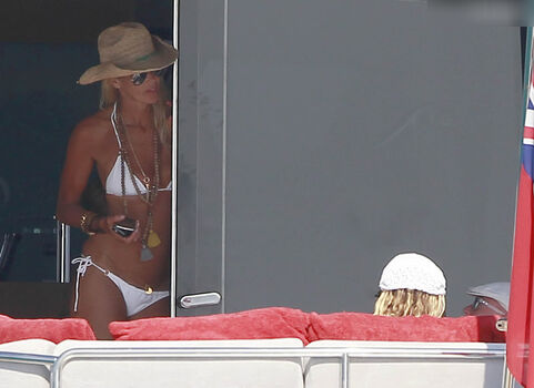 Elle MacPherson