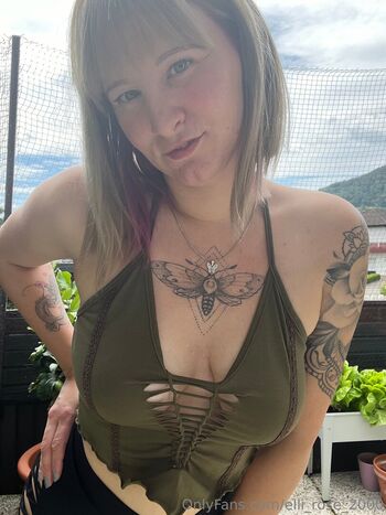 elli_rose_x