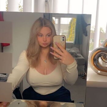 Ellie Harp3r