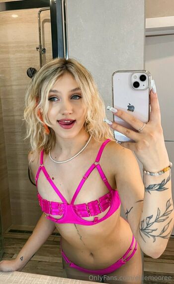 elliemooree