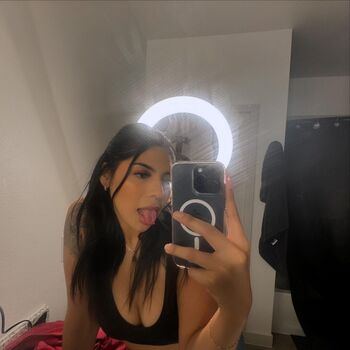 elliexxxlove