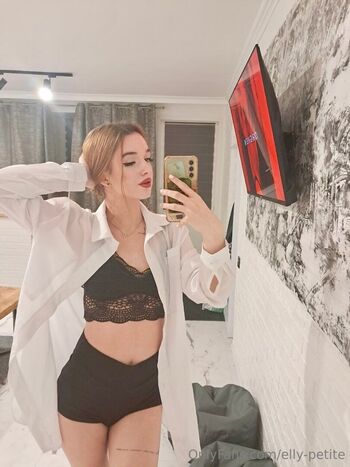 elly-petite