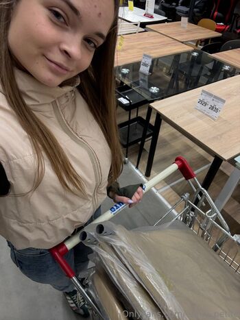 emily_petite