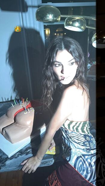 Emily Ratajkowski